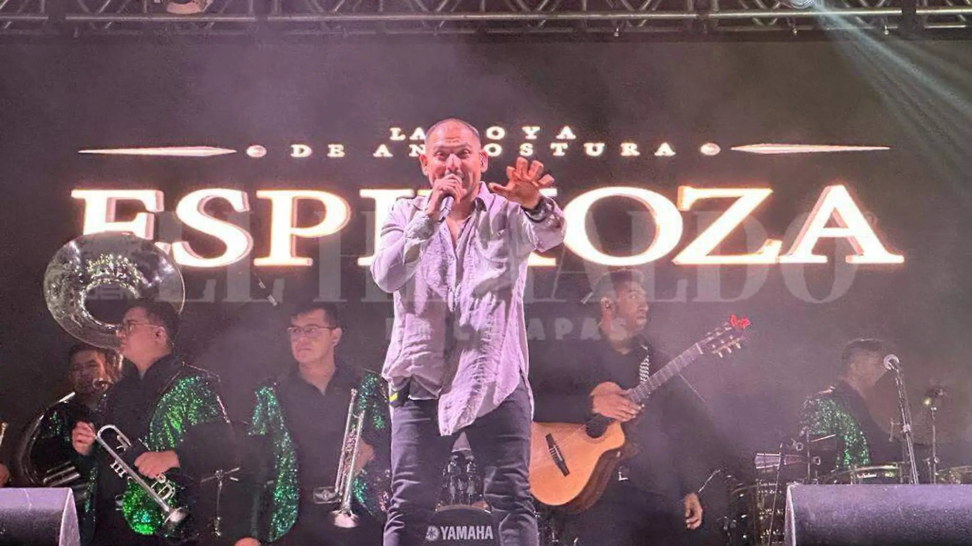 Espinoza Paz (2)